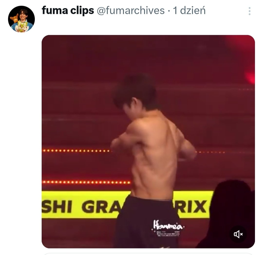 la_fresaa_'s tweet photo. How this is the same man?! https://t.co/5EmZPI0BuL