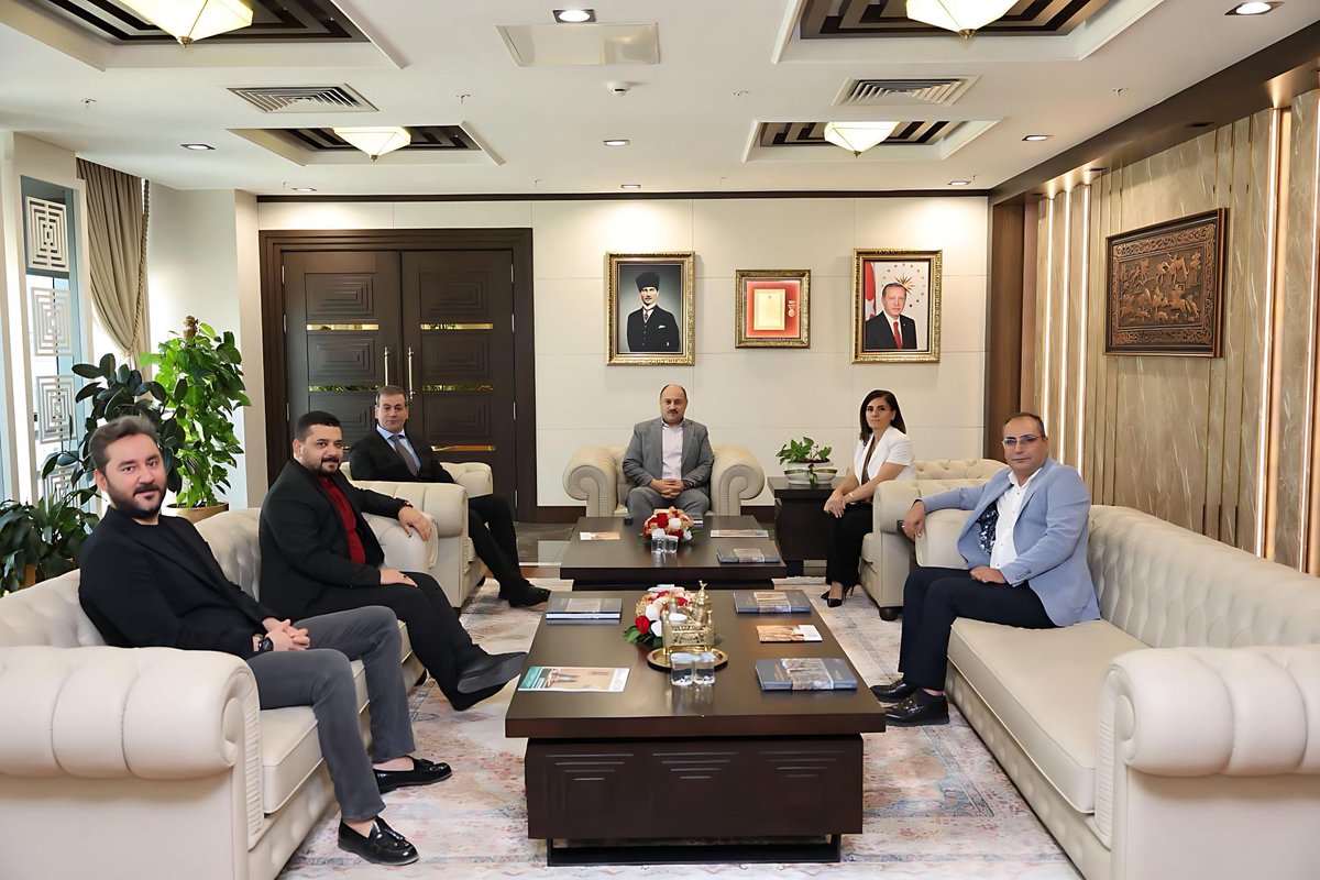 Oda Başkanımız Mustafa KILIÇ ve Yönetim Kurulu, Şanlıurfa Büyükşehir Belediye Başkanı'nı ziyaret etti. Kabulleri ve misafirperverlikleri için Mehmet Kasım Gülpınar'a teşekkür ederiz.