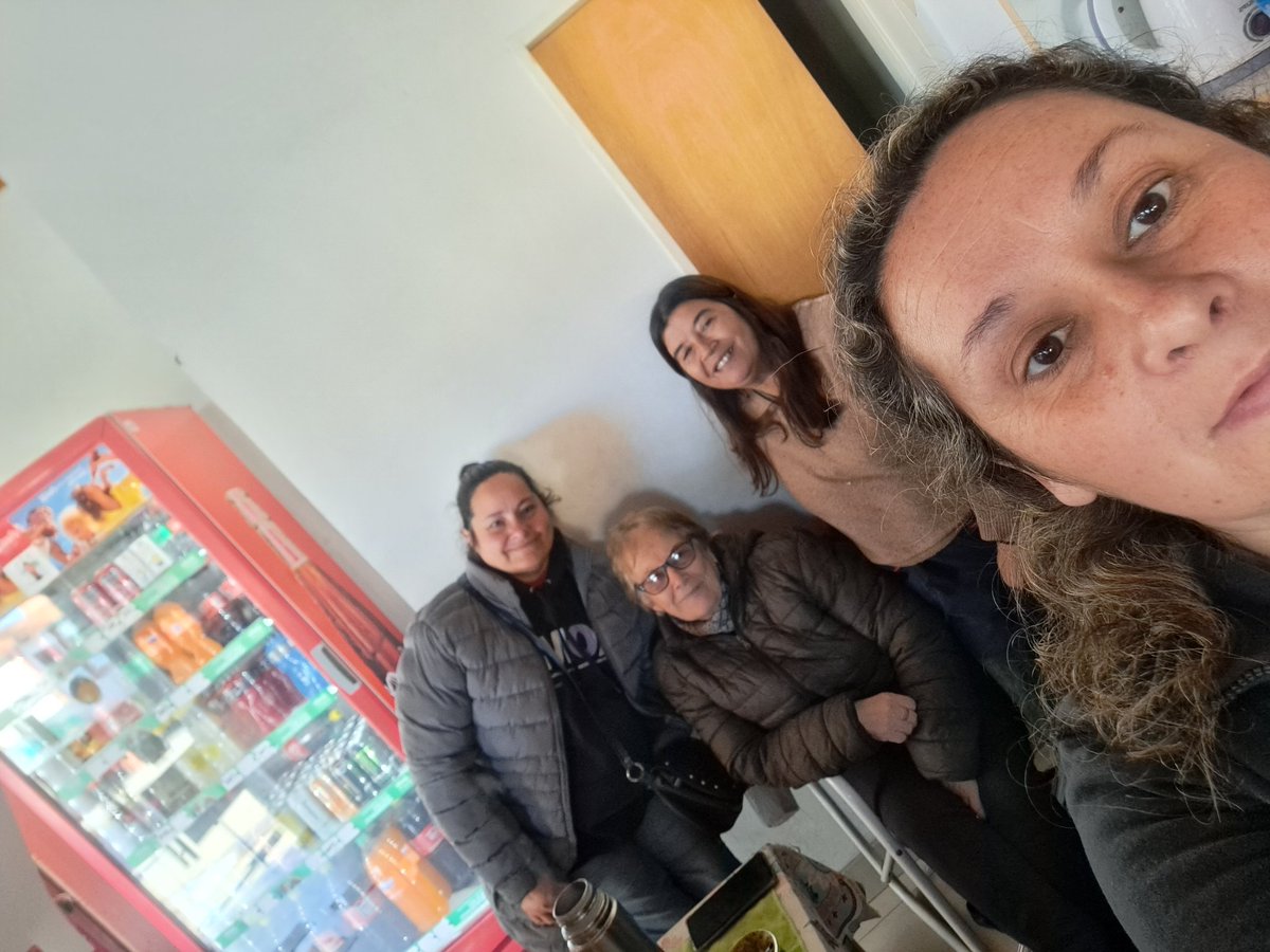 Cecisonrisas's tweet photo. Mañanitas con ellas. https://t.co/m2tHejB2zi