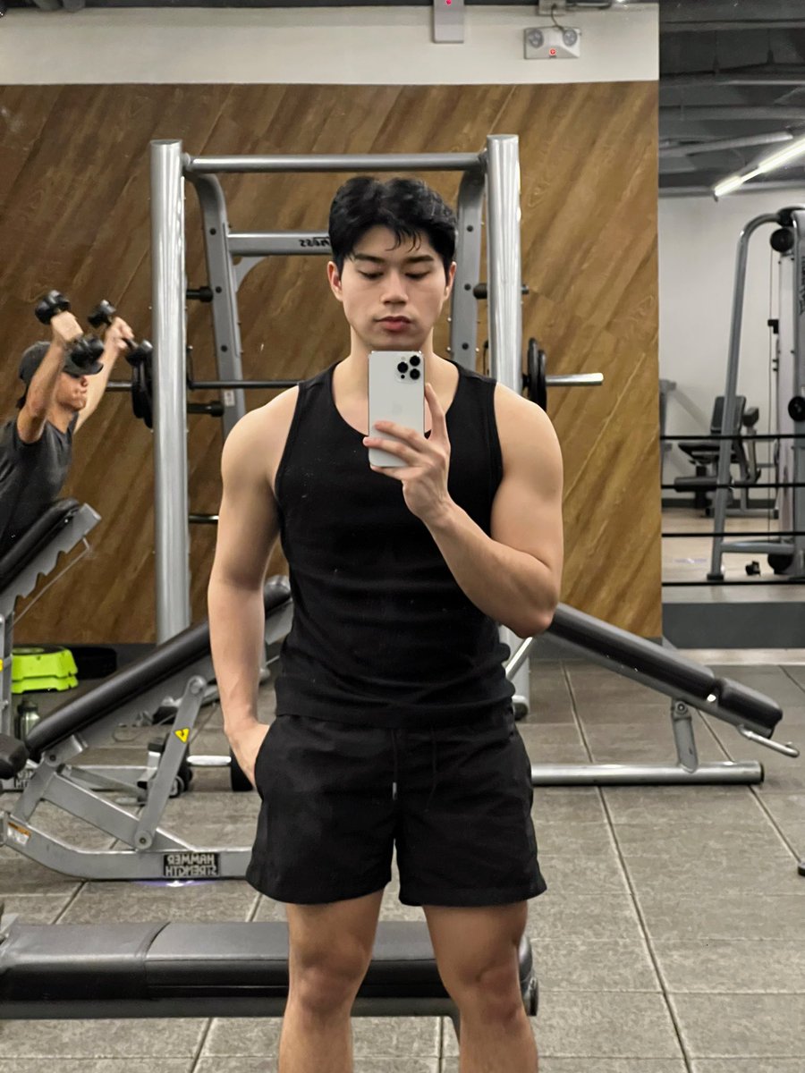 denieldame's tweet photo. bulking….. https://t.co/YMmgdxVlzT