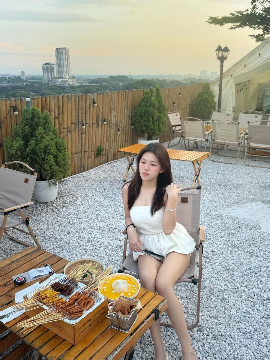 mmmmmmmmmlplp's tweet photo. 推友投稿
 美女发骚欠干 https://t.co/qQucUD0wsd