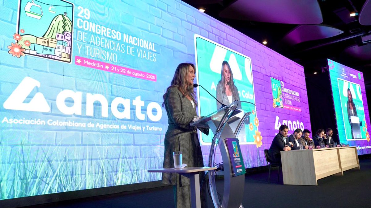 FiducoldexCol's tweet photo. El Congreso de @AnatoNacional reúne a los principales actores del turismo para analizar tendencias y oportunidades. Como aliados de @MincomercioCo, nuestro presidente acompaña este importante escenario, reafirmando el compromiso de la entidad con el fortalecimiento del sector. 🤝 https://t.co/Yk7O2F2Io9