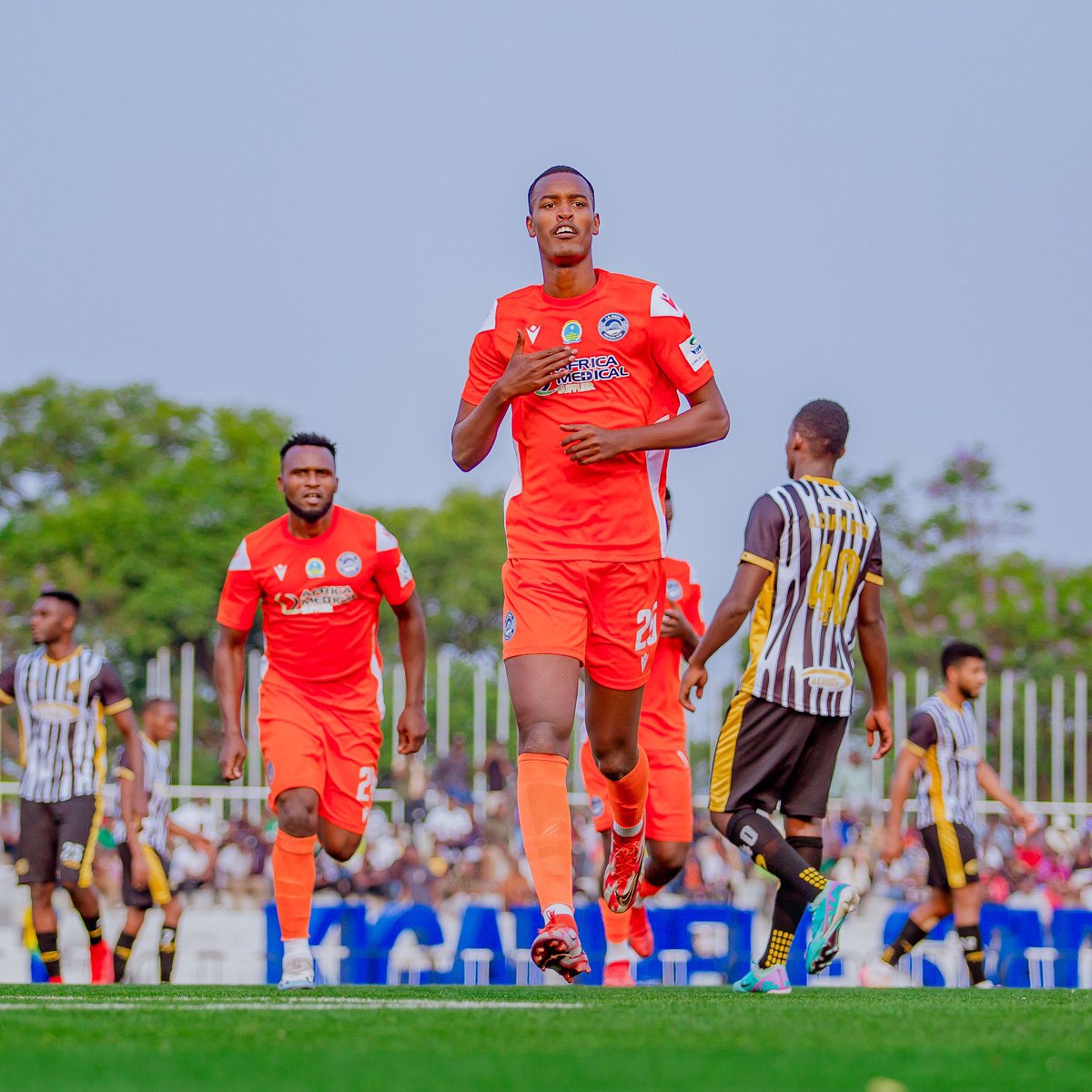 #KINYAMUPIRA 

INKERA Y’ABAHIZI 

FT:Azam FC 0-1 As Kigali 
⚽️Rudasingwa Prince👑
