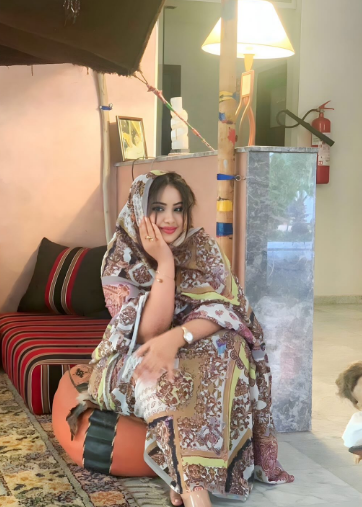 " نتجاهل ليبقى الوِدُ مستمراً، وليسَ لأننا أغبياءْ.."🤎