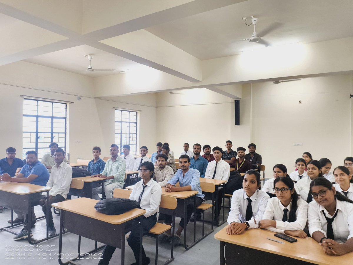 scellgecwc's tweet image. &quot;Startup Cell successfully organized a Canva Workshop to empower students with creative designing skills. A step towards enhancing innovation, branding, and digital creativity #scellgewc #startupcell #startupbihar #startupindia #innovation #enterpreneurship