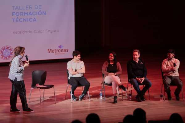 Futuro Sustentable (@fsustentable) on Twitter photo MetroGAS formó a más de 300 estudiantes técnicos en prácticas profesionales con mirada integral <a href="/MetroGasPR/">MetroGAS Press</a> futurosustentable.com.ar/metrogas-formo… MetroGAS formó a más de 300 estudiantes técnicos en prácticas profesionales con mirada integral <a href="/MetroGasPR/">MetroGAS Press</a> futurosustentable.com.ar/metrogas-formo…