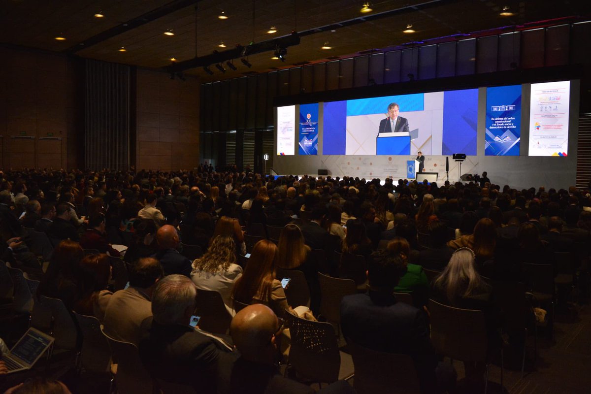 CConstitucional's tweet photo. #XXConversatorio | El presidente de la @CConstitucional, magistrado Jorge Enrique Ibáñez Najar instaló la agenda académica. 
 
Puede seguir la transmisión #EnVivo a través del siguiente enlace:
https://t.co/zOFOeCT43e https://t.co/0RMA3CIDRb