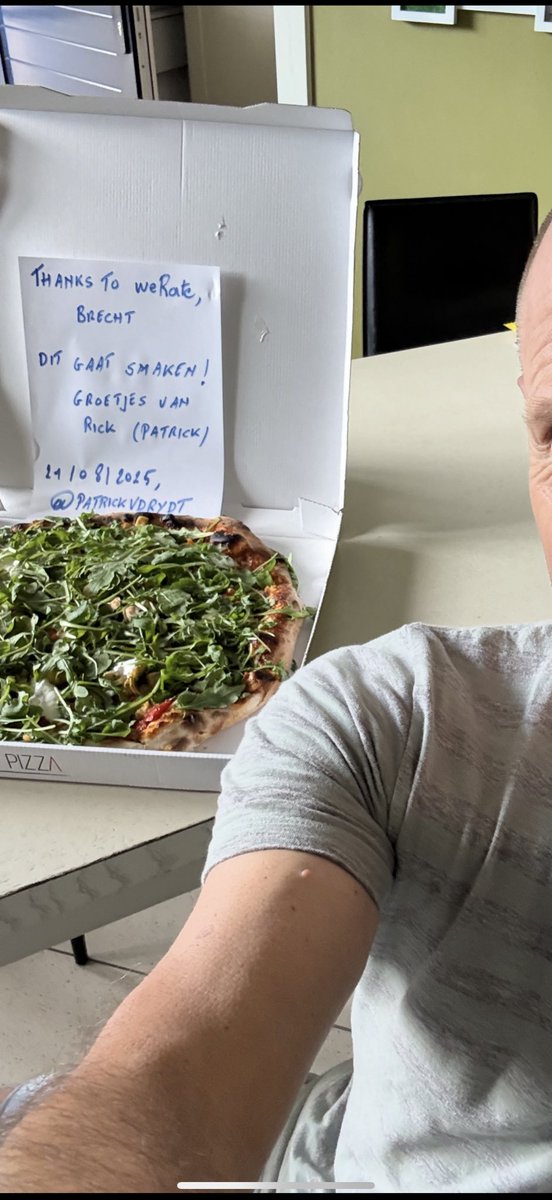 patrickvdrydt's tweet image. Time to enjoy the pizza I ve won yesterday during the awesome ama  with Bart from EstateX  #esx  #estateX  and  weRate #weRate  .  Good work guys and a big thank you for the pizza !!  Cheers Brecht 🍕🍕🍕