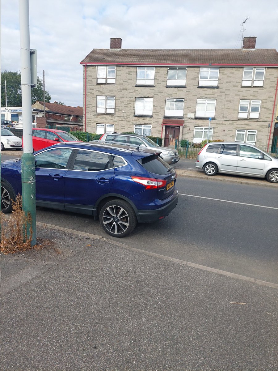 TrebleTop's tweet photo. @LBofHavering @AndrewRosindell 
Is anyone there ever going to do something about my neighbour consistently parking over my drive in a spot you are not meant to park? We have been reporting this for over 2 years now and all I get is apathy.
The fellow is laughing at you. https://t.co/c5aywkINg5