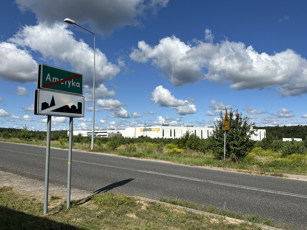 Slightly out of focus tweet media