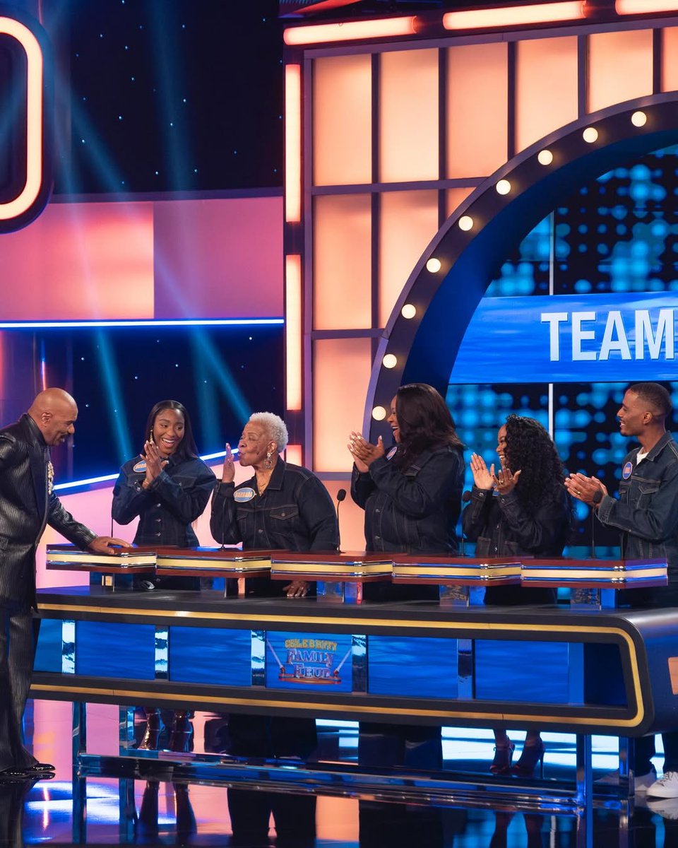 tonight at 8 😘