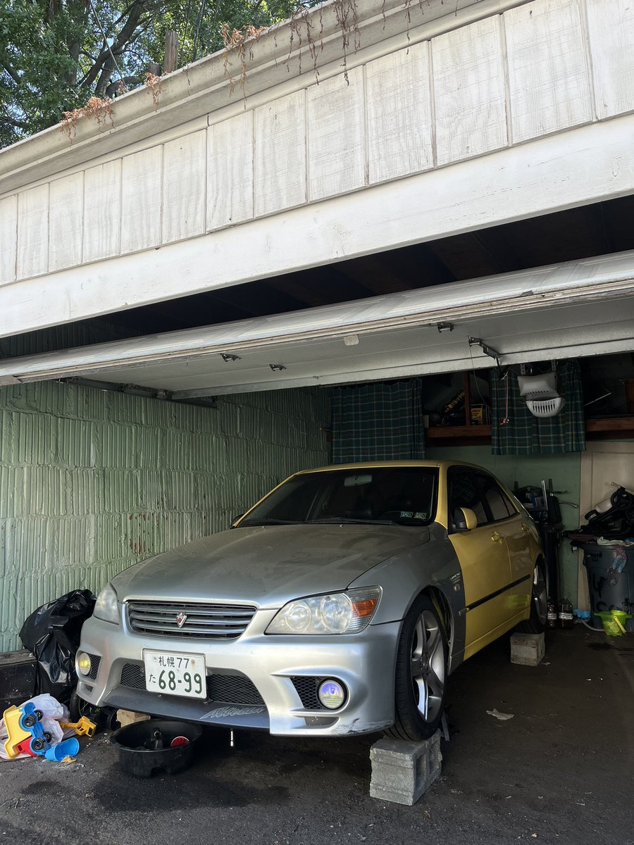 reupseason's tweet image. So we’re in the process of pulling the 2j out to prep for the 3uz swap till i discovered smh , so i may have to scrap the shell and start over smh #is300 #altezza #3uz #2jz #toyota #sxe10 #jdm