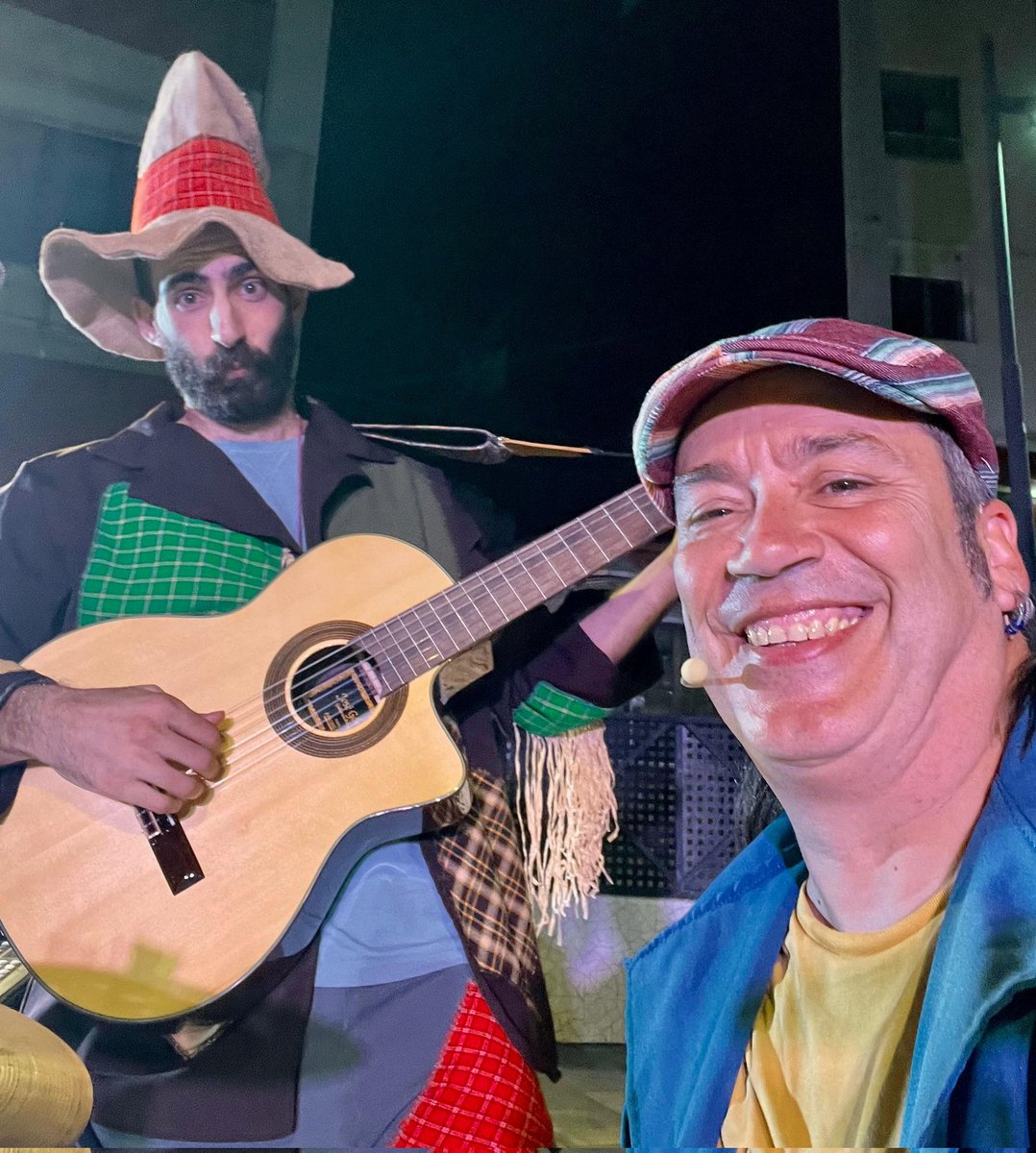 TROBADORETS's tweet photo. Ahir, les nostres Formigues🐜 van revolucionar Vallada.

Diumenge, tornaran a l'acció a Benassal.

#Formigues 
#teatremusical 
#axalar https://t.co/EFVpEouKfe