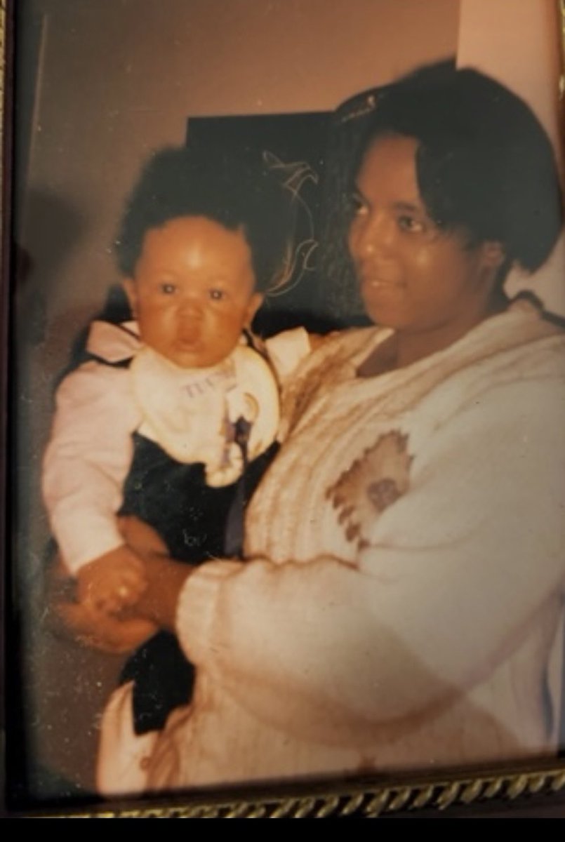 YoungLito's tweet image. Thankful for the lessons, humbled by the blessings, and ready to turn this next chapter into my best one yet. #HappyBirthdaytoMe ♌️🥂🎉 #821 #TheBiggestLeo