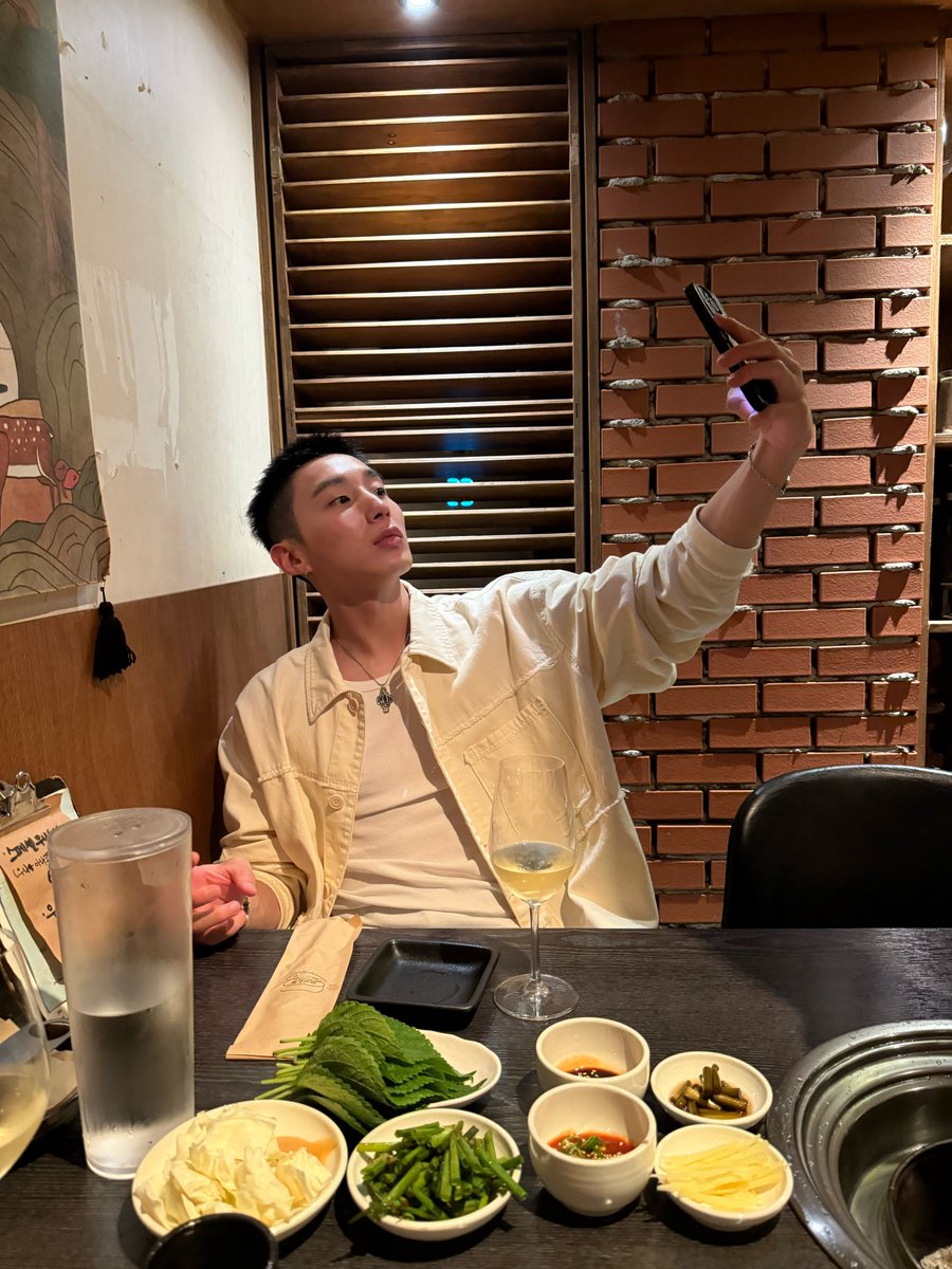 gunyong1226's tweet image. 역시 Youngjae pay🤣😆