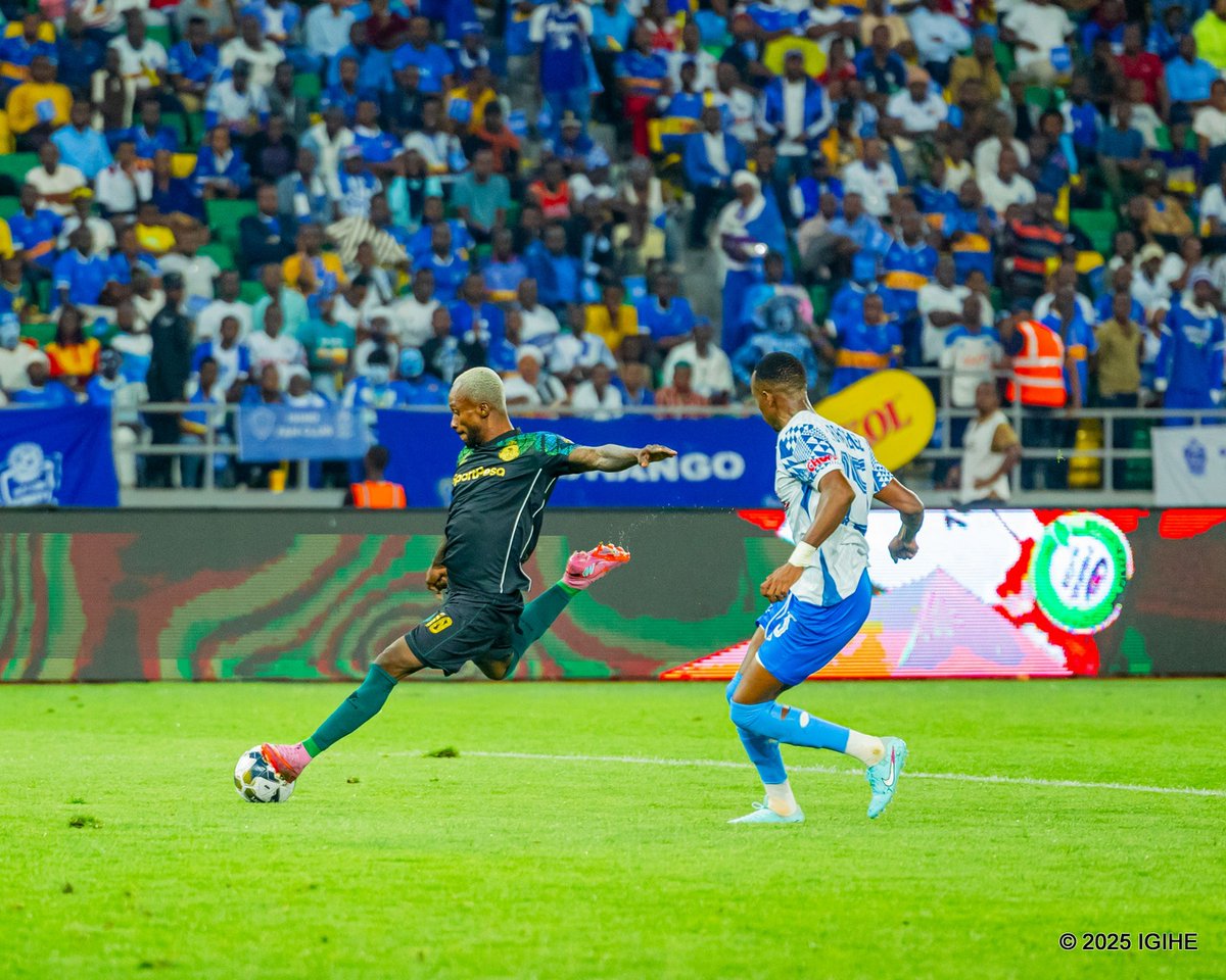 Cyaze iyo Murera yakiniye muri  Stade Amahoro iba isa neza peee🔵⚪🔵

Ngaho muzane na mafoto yo kuri Power Dynamos turebe 😂😂😂😂