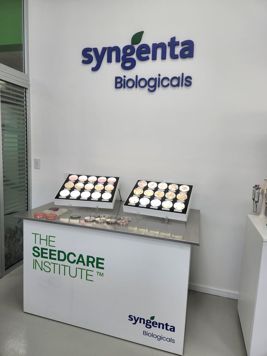 IASanTalano's tweet photo. Visitamos junto a #Unagro #AGD nuestro instituto de Seedcare en Pergamino así continuamos afianzando nuestras relaciones y seguimos creciendo en un segmento clave.
🌽🌻🌾 https://t.co/trejieUPpM
