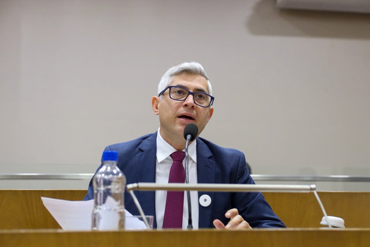 ¡Una buena noticia! Se aprobó en sesión el proyecto que impulsamos con @gustocobos para reducir la huella ambiental. 

La huella ambiental es la marca que dejamos en la naturaleza con nuestras acciones: cuánta agua, energía y recursos usamos, y cuánta contaminación generamos.