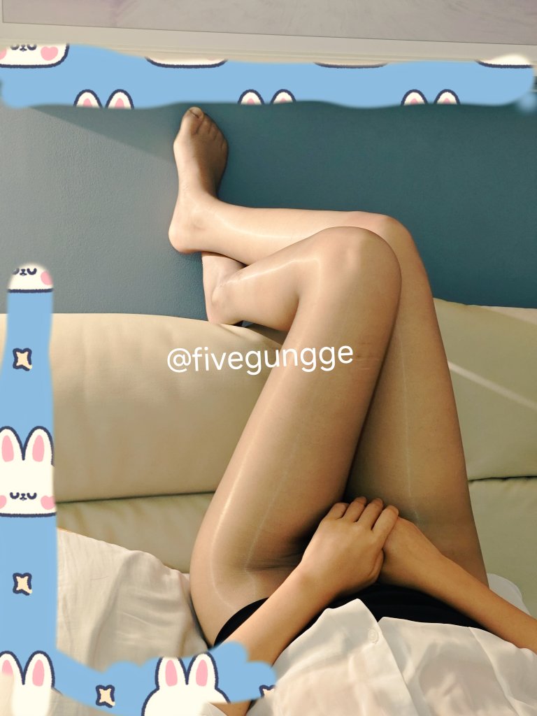 fivegungge's tweet photo. 交作业的一晚 https://t.co/ueZWrDTbKr