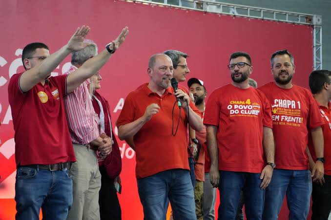 As eliminações da gestão Barcellos dentro do Beira-Rio:

Vitoria, Olimpia, Caxias, Juventude, Melgar, América Mineiro, Fluminense, Rosário Central e Flamengo.

Com exceção do Gauchão, em cinco anos de gestão, o clube não chegou em nenhuma final.