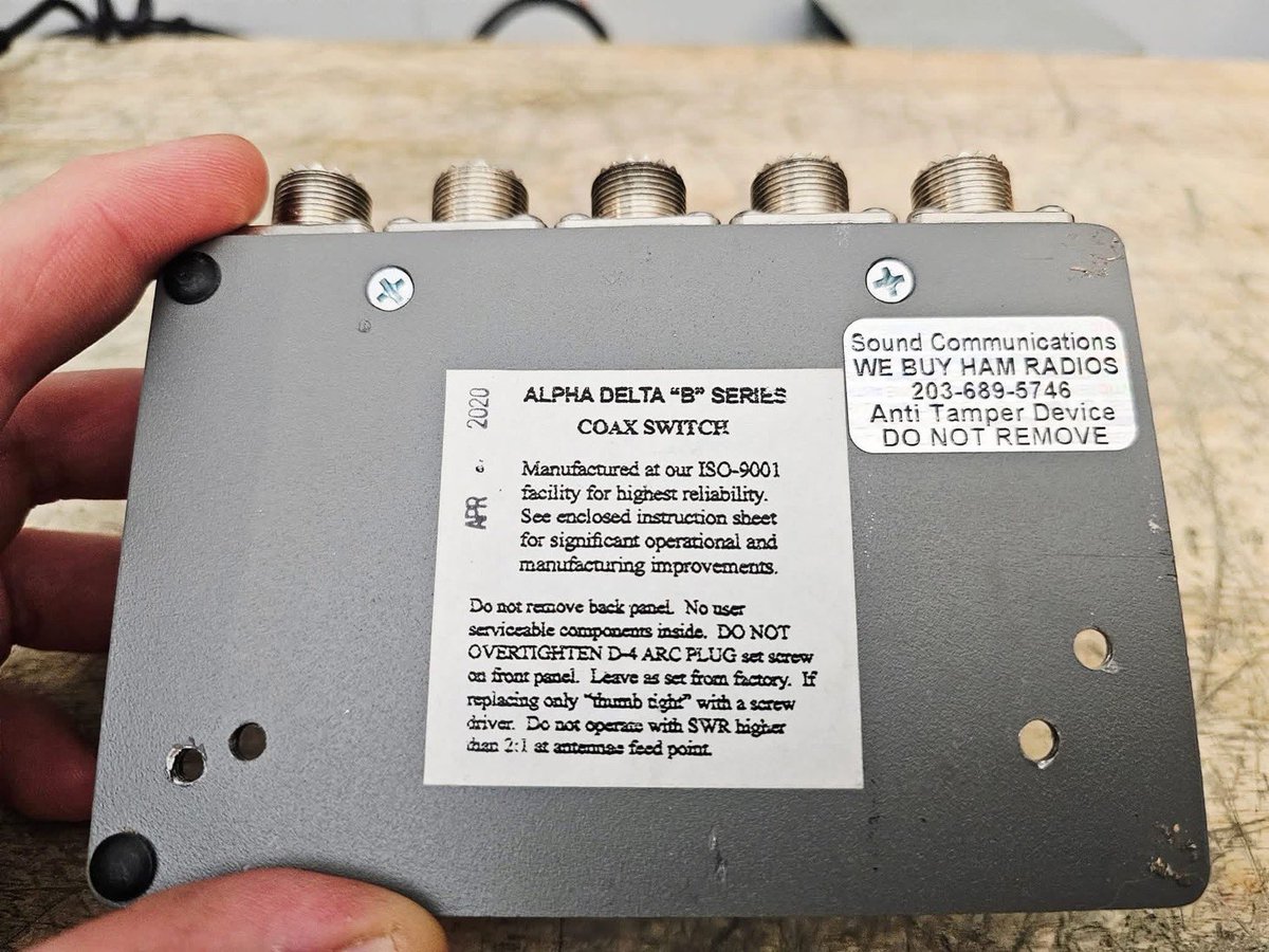 IosSupply's tweet image. Alpha Delta 4 Position Coax Antenna Switch UHF.

#AlphaDelta #CoaxSwitch #AntennaSwitch #HamRadio #AmateurRadio #UHF #4PositionSwitch #RadioAccessory #HamGear #AlphaDeltaSwitch #eBayListing