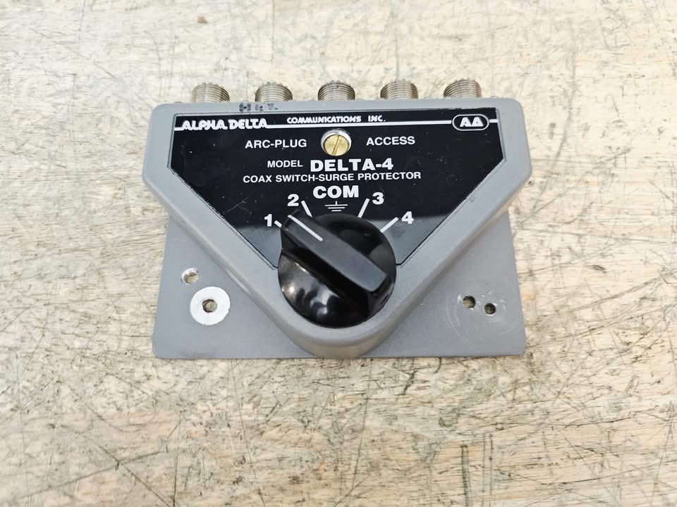 IosSupply's tweet image. Alpha Delta 4 Position Coax Antenna Switch UHF.

#AlphaDelta #CoaxSwitch #AntennaSwitch #HamRadio #AmateurRadio #UHF #4PositionSwitch #RadioAccessory #HamGear #AlphaDeltaSwitch #eBayListing