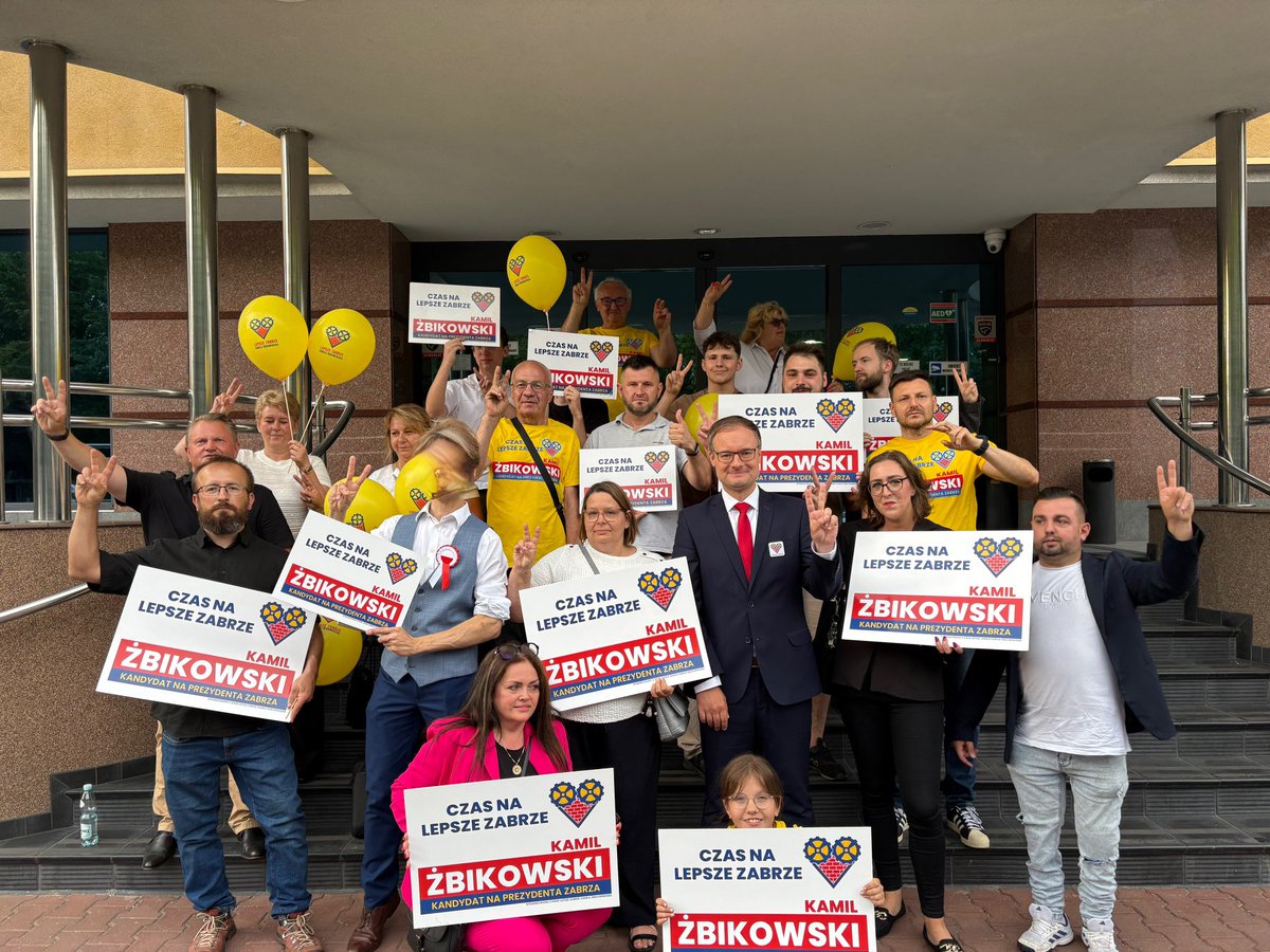KasperPie's tweet photo. Debaty można wygrywać jak Kidawa-Błońska, ale można też robić to jak bezpartyjny Kamil Żbikowski. Brawo Kamil! https://t.co/05Y4l4BQ3U
