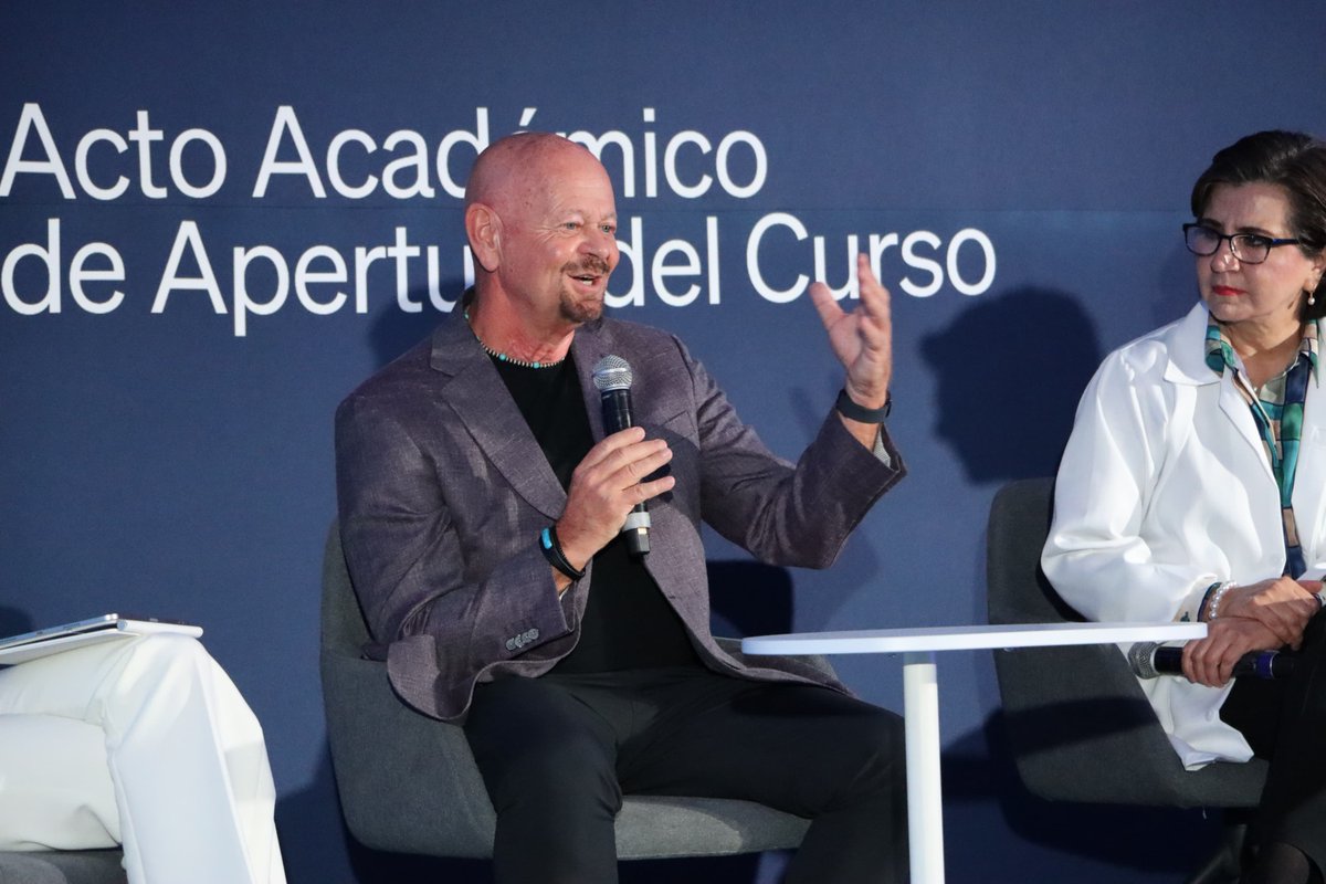 TECcampusQRO's tweet photo. 53 estudiantes de Psicología, Nutrición, Biociencias, Odontología y Medicina recibieron el saco blanco 🥼 en el Acto Académico de Apertura de la @EMCS.
Un símbolo de vocación y compromiso con la salud. 🌟
#EMCS #SacoBlanco https://t.co/2yp1hkBuzX