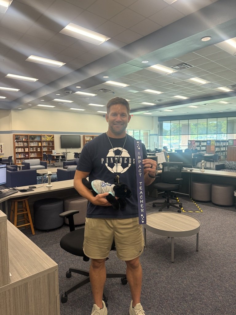 EvansPanthers's tweet image. 🎉 Congratulations to our IMPACT Teacher of the Week, Coach Apgar! 🎉
Coach Apgar is always willing to jump in, learn new skills, and support those around him wherever he’s needed. We’re grateful for his dedication and positive impact on our campus! #EvansIMPACT