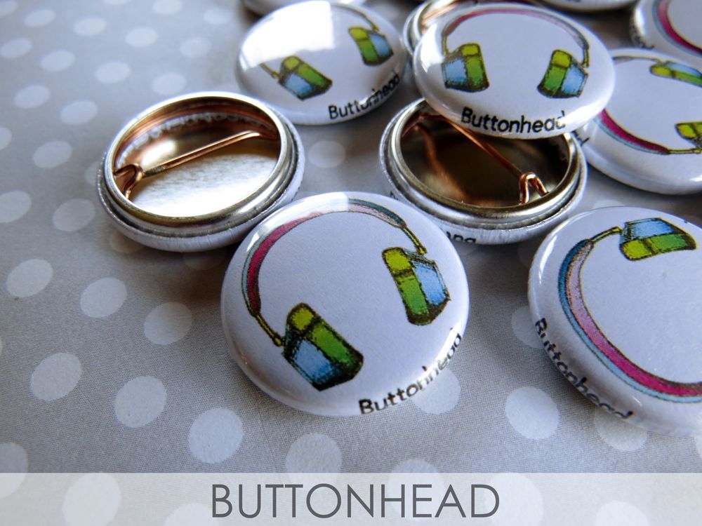 buttonhead_org's tweet photo. This month’s freebie button is totally tuned in and shipping with every order https://t.co/z1rcbej05U #FreePin #HeadphonesDesign #IndieArtistMade #ShopIndie https://t.co/G3kZE7Cnef