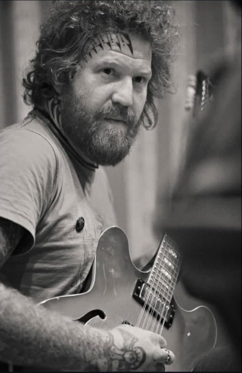 paslanmazkalem's tweet photo. Brent Hinds (Mastodon gitar/vokal) motosiklet kazasında hayatını kaybetti :( https://t.co/wgRerMmEv0