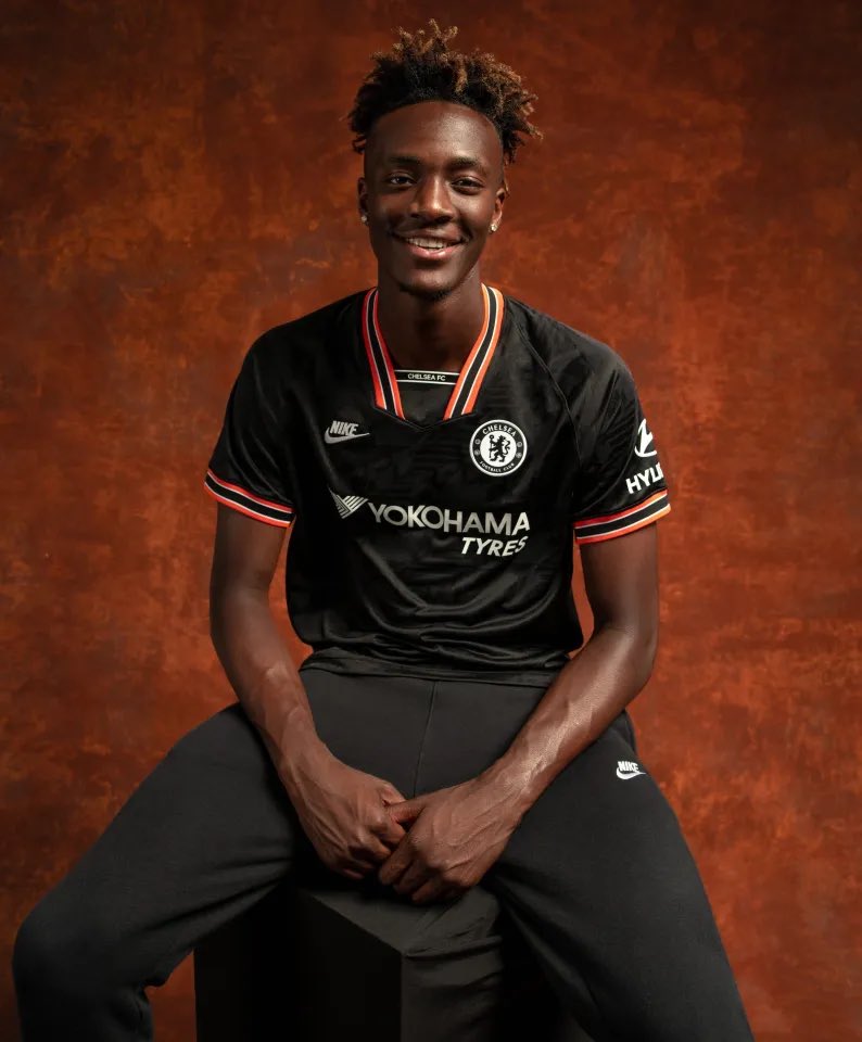 Black chelsea away kits always go
HARD