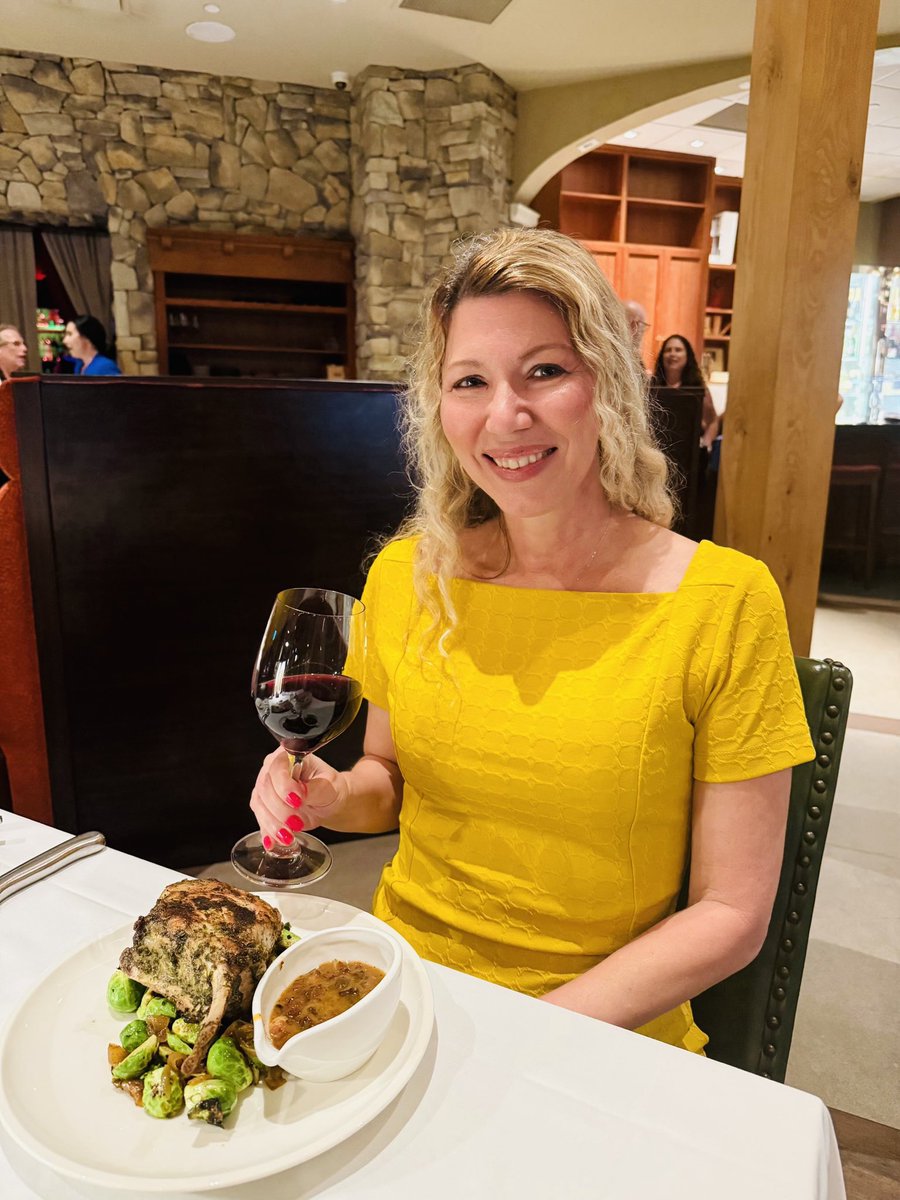 Travelgirlfl51's tweet image. Fun Girl’s Night Out last night at Wine Room Kitchen and Bar in #DelrayBeach with great food, wine and lots of laughs! @citydelraybeach 
#Foodie