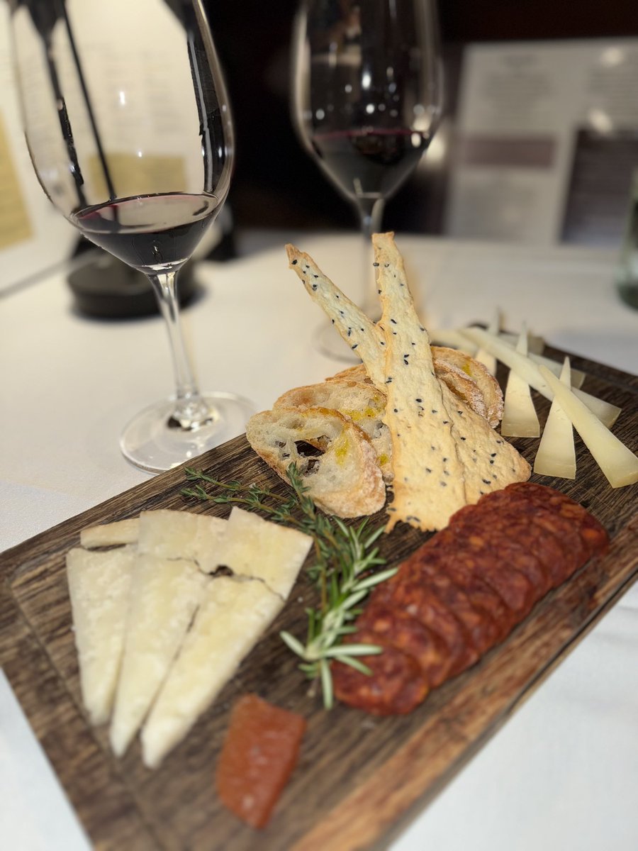Travelgirlfl51's tweet image. Fun Girl’s Night Out last night at Wine Room Kitchen and Bar in #DelrayBeach with great food, wine and lots of laughs! @citydelraybeach 
#Foodie