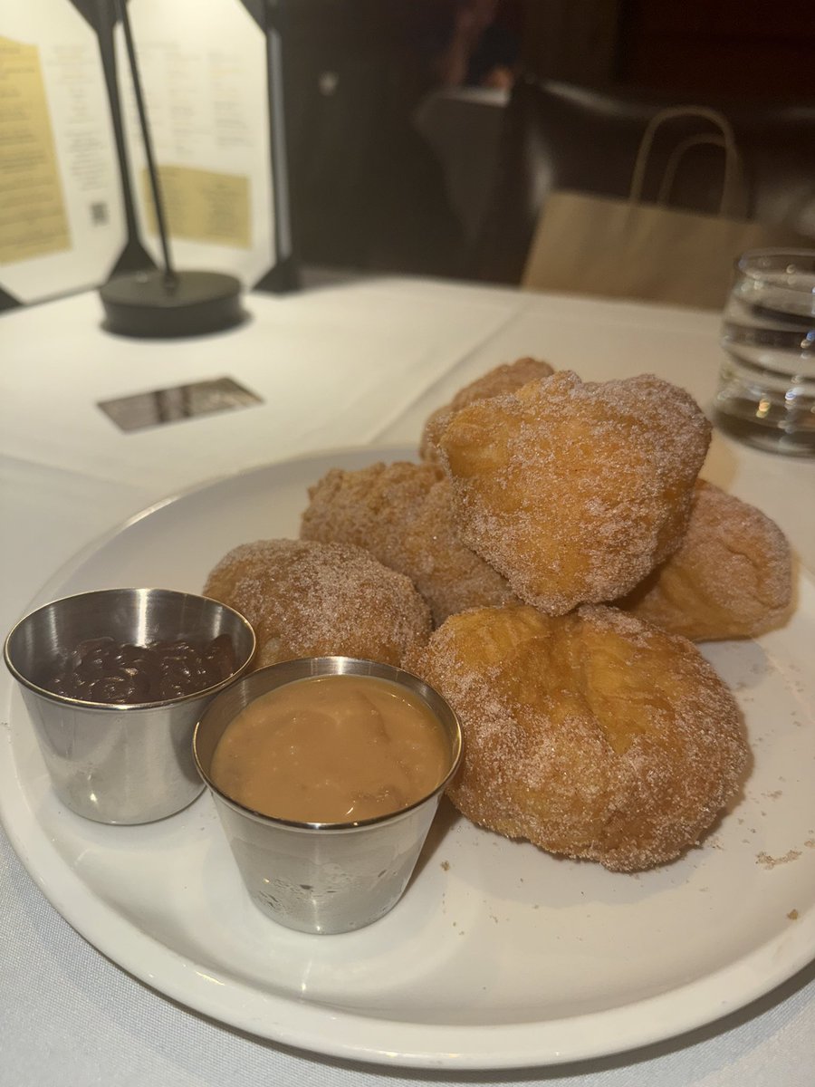Travelgirlfl51's tweet image. Fun Girl’s Night Out last night at Wine Room Kitchen and Bar in #DelrayBeach with great food, wine and lots of laughs! @citydelraybeach 
#Foodie