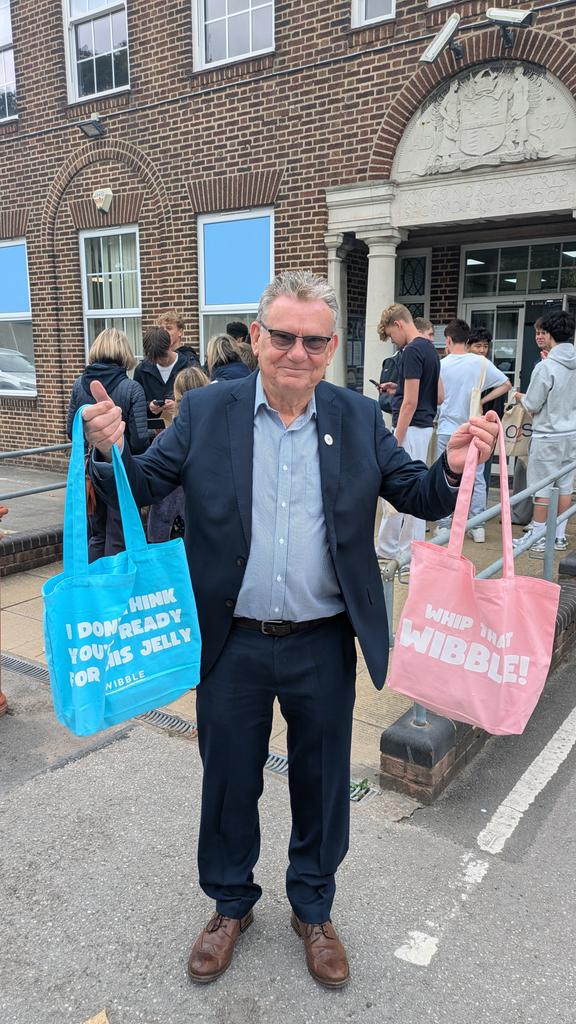 Great day with <a href="/AndreOCSchef/">Andre Alto</a> and the team at <a href="/KNGSlife/">Kings Norton Girls' School</a> congratulating the GCSE students 🎉🎊 and introducing our new 6th form students to what's on offer at their fantastic new 6th form catering facility. #StudentLife #birmingham #GCSEResults #OCS #SchoolMeals  #KNGS