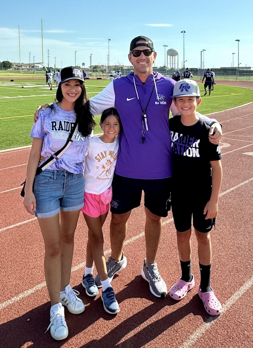 Fresh Faces: Bryan Vardeman sees purple at Cedar Ridge #txhsfb 🏈

READ: vype.com/fresh-faces-br…