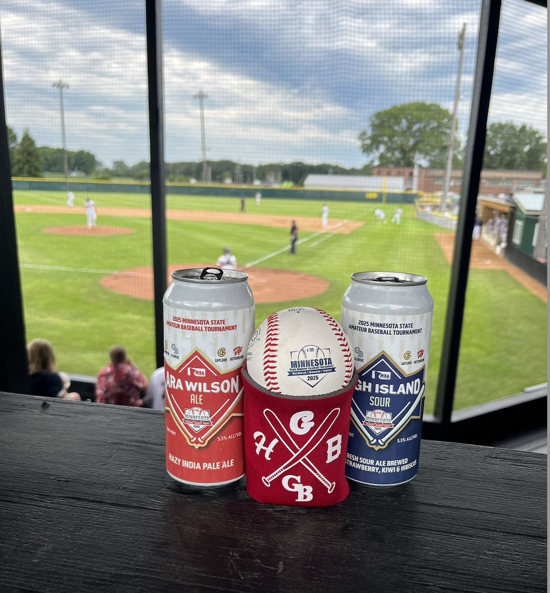 The craft beer options for this year's tournament are provided by Brew d'État located in Jordan, Minnesota.  
The Island Sour and the IPA are available at ALL 3 of our tournament ballparks.  Be sure to give one of these a try! Pairs well with burgers, brats, and cheese curds!