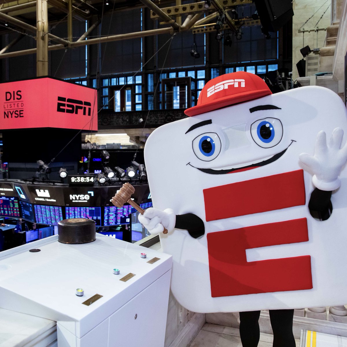 "All of ESPN. All in one place."

Who else is pumped for the ESPN launch of the network’s direct-to-consumer service &amp; enhanced app?! Congrats to Jimmy Pitaro, the <a href="/espn/">ESPN</a> &amp; <a href="/WaltDisneyCo/">The Walt Disney Company</a> team, and App-E on this epic milestone 👏 $DIS

<a href="/ESPNPR/">ESPN PR</a> | <a href="/TroyAikman/">Troy Aikman</a> | <a href="/elleduncanESPN/">Elle Duncan</a>