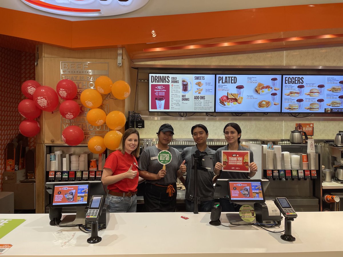 Great to meet the team at ⁦<a href="/AWCanada/">A&W Canada</a>⁩ Rideau Centre before the lunch rush started! 🍔 #BurgersToBeatMS ⁦<a href="/MSCanOfficial/">MS Canada</a>⁩