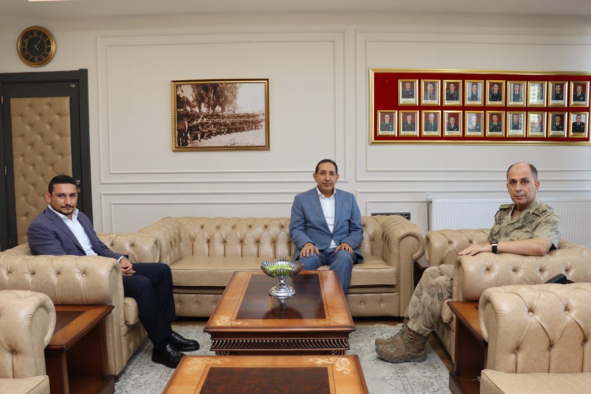 MHP ŞANLIURFA İL BAŞKANLIĞI (@sanliurfa_mhp) on Twitter photo İl Başkanımız Sn. Mahmut Güneş, şehrimize yeni atanan İl Jandarma Komutanı Jandarma Albay Sn. Ali Naci Aldemir’e hayırlı olsun ziyaretinde bulundu.
<a href="/dbdevletbahceli/">Devlet Bahçeli</a> <a href="/MHP_Bilgi/">MHP</a> <a href="/E_SemihYalcin/">E. Semih Yalçın</a> <a href="/mgmahmutgunes/">Mahmut Güneş</a> <a href="/Sanliurfa_MHP/">MHP ŞANLIURFA İL BAŞKANLIĞI</a> İl Başkanımız Sn. Mahmut Güneş, şehrimize yeni atanan İl Jandarma Komutanı Jandarma Albay Sn. Ali Naci Aldemir’e hayırlı olsun ziyaretinde bulundu.
<a href="/dbdevletbahceli/">Devlet Bahçeli</a> <a href="/MHP_Bilgi/">MHP</a> <a href="/E_SemihYalcin/">E. Semih Yalçın</a> <a href="/mgmahmutgunes/">Mahmut Güneş</a> <a href="/Sanliurfa_MHP/">MHP ŞANLIURFA İL BAŞKANLIĞI</a>