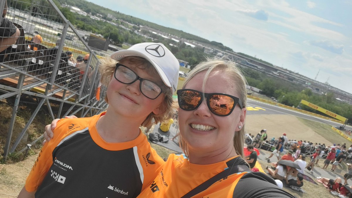 Laura Jayne Clark tweet media