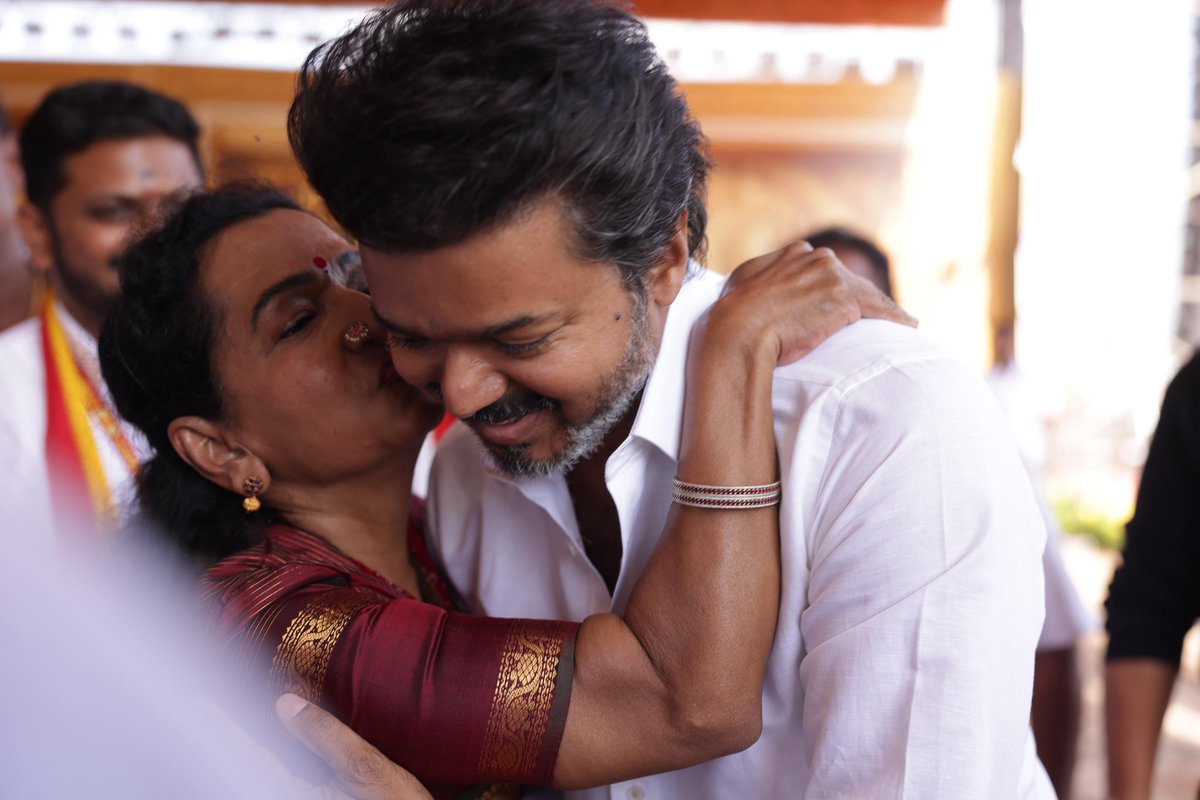 rajakumaari's tweet photo. அம்மா புள்ள 😍 https://t.co/iMGipdlgxH