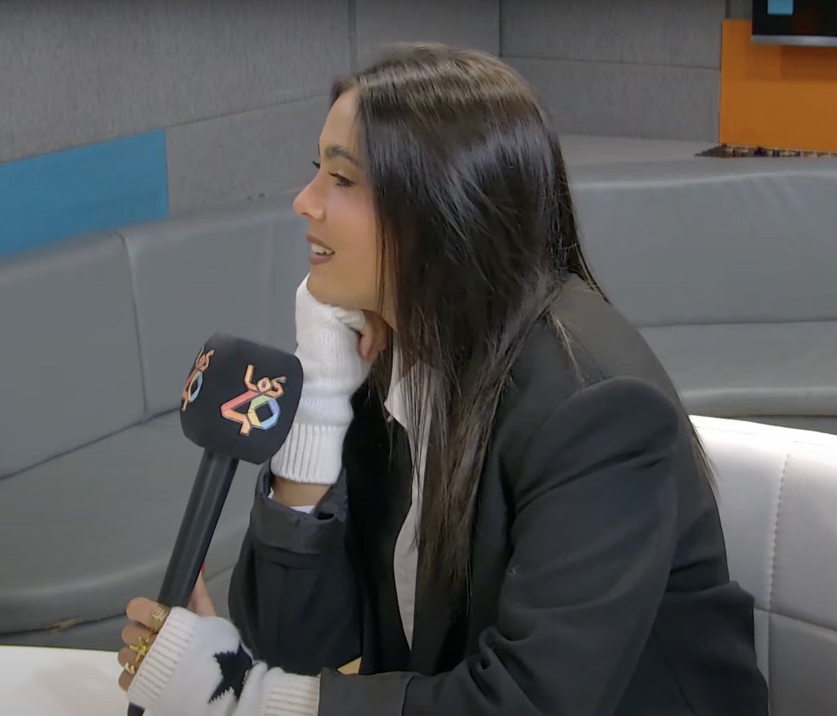 mi artista internacional dando entrevistas en chile