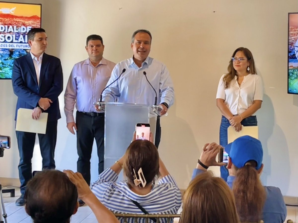 🪫Foro Mundial de Energía Solar 2025 con Steve Wozniak en Hermosillo <a href="/tonoastiazaran/">Antonio Astiazarán</a> <a href="/CarlaNeudert/">Carla Neudert</a> <a href="/amecchmo/">Agencia Municipal de Energía y Cambio Climático</a> <a href="/HermosilloGob/">Gobierno de Hermosillo</a> 

➡️ centralinformativa.tv/?p=106194