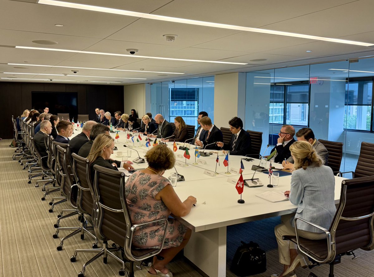 Important gathering of EU Ambassadors + <a href="/OMarkarova/">Oksana Markarova</a> after Monday's talks with <a href="/POTUS/">President Donald J. Trump</a>, <a href="/ZelenskyyUa/">Volodymyr Zelenskyy / Володимир Зеленський</a>, and European leaders. We all want peace for Ukraine. Monday's meeting instilled hope that we can bring this violent and illegal war to an end, but Ukraine's voice must be heard.