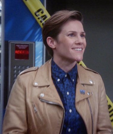Rosa's GF from the later Brooklyn 99 seasons looks so similar to William Defoe i can't take any of her scenes seriously without imagining Green Goblin