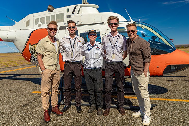 Garyismyhero's tweet photo. Sometimes we can't remember if we (re-)posted a pic or not but hey...even if we did... #🙈😜 #FoodandWineTour #friends #Australia @GaryBarlow #RonanK #🚁
https://t.co/2CCSadYkT0 https://t.co/qOsYALwQTQ