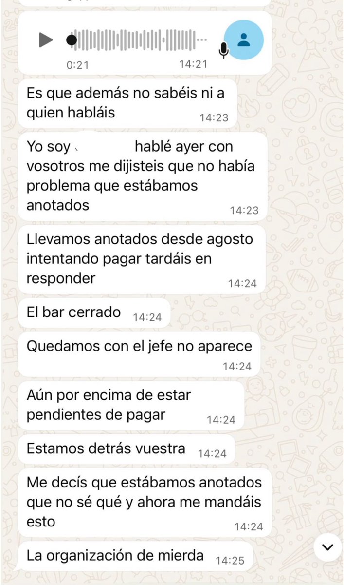 soycamarero's tweet photo. Una compi que lleva el tema reservas se equivoca de contacto al enviar un mensaje informando de que ya no hay sitio para reservas (tenia más de cien reservas) y después de la respuesta de estos futuros “clientes” decidieron anular la reserva por la falta de educación. ¿Como lo veis?