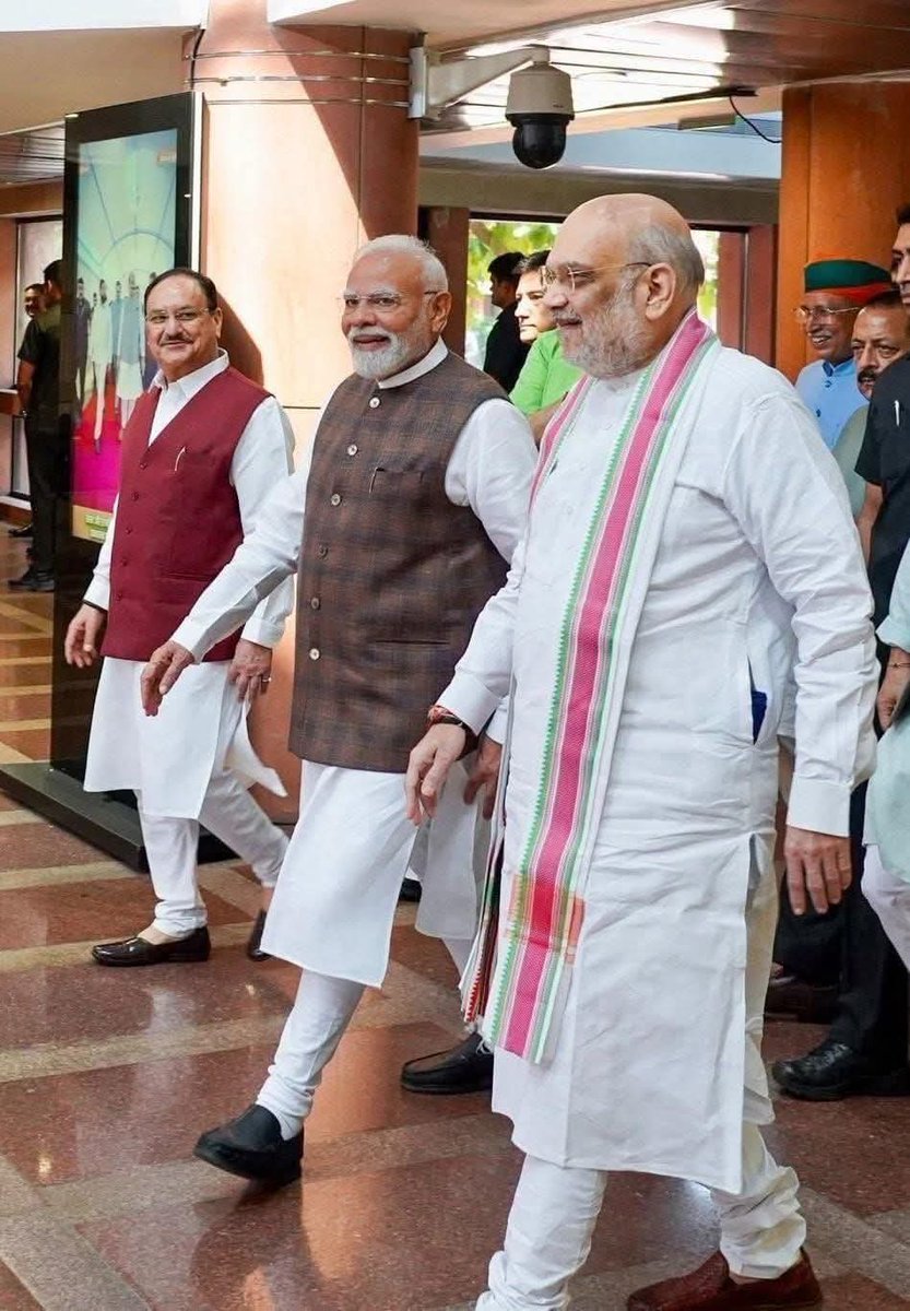 आज का भारत बदल रहा है.....!
और इस बदलाव की गवाही देती यह तस्वीर!! जय हिंद 🇮🇳
